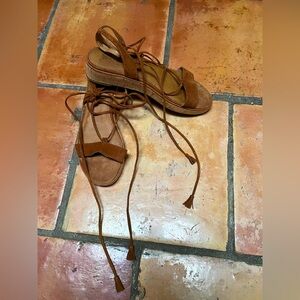 *flash sale* EUC FRYE MIRANDA Gladiator Sandals